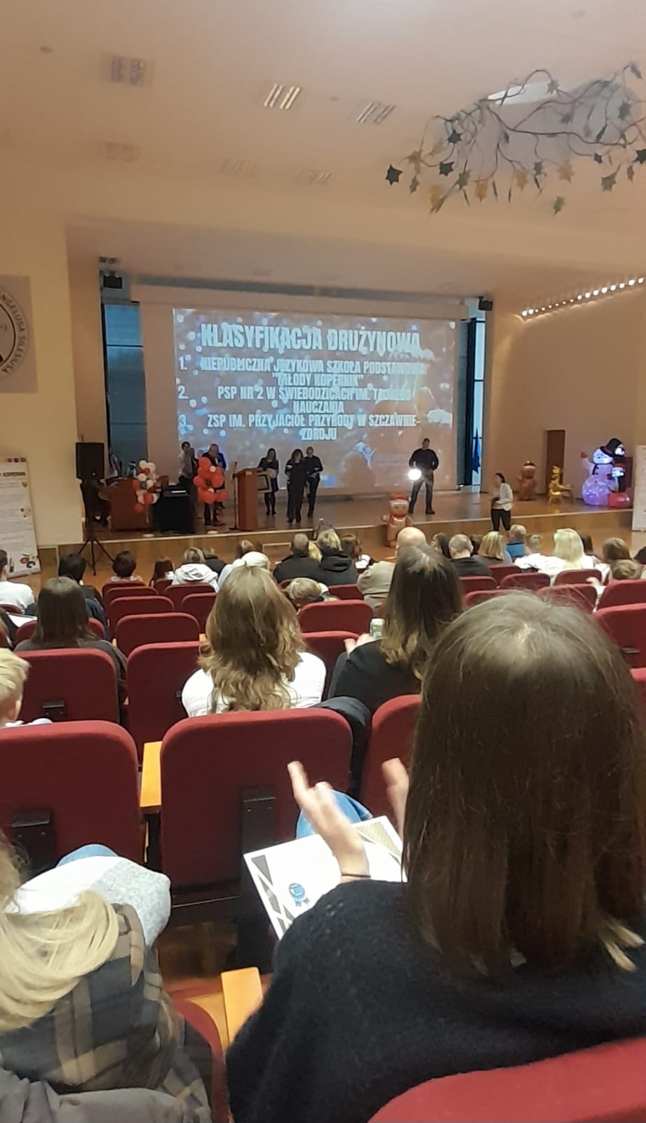 Wręczenie dyplomów uczniom