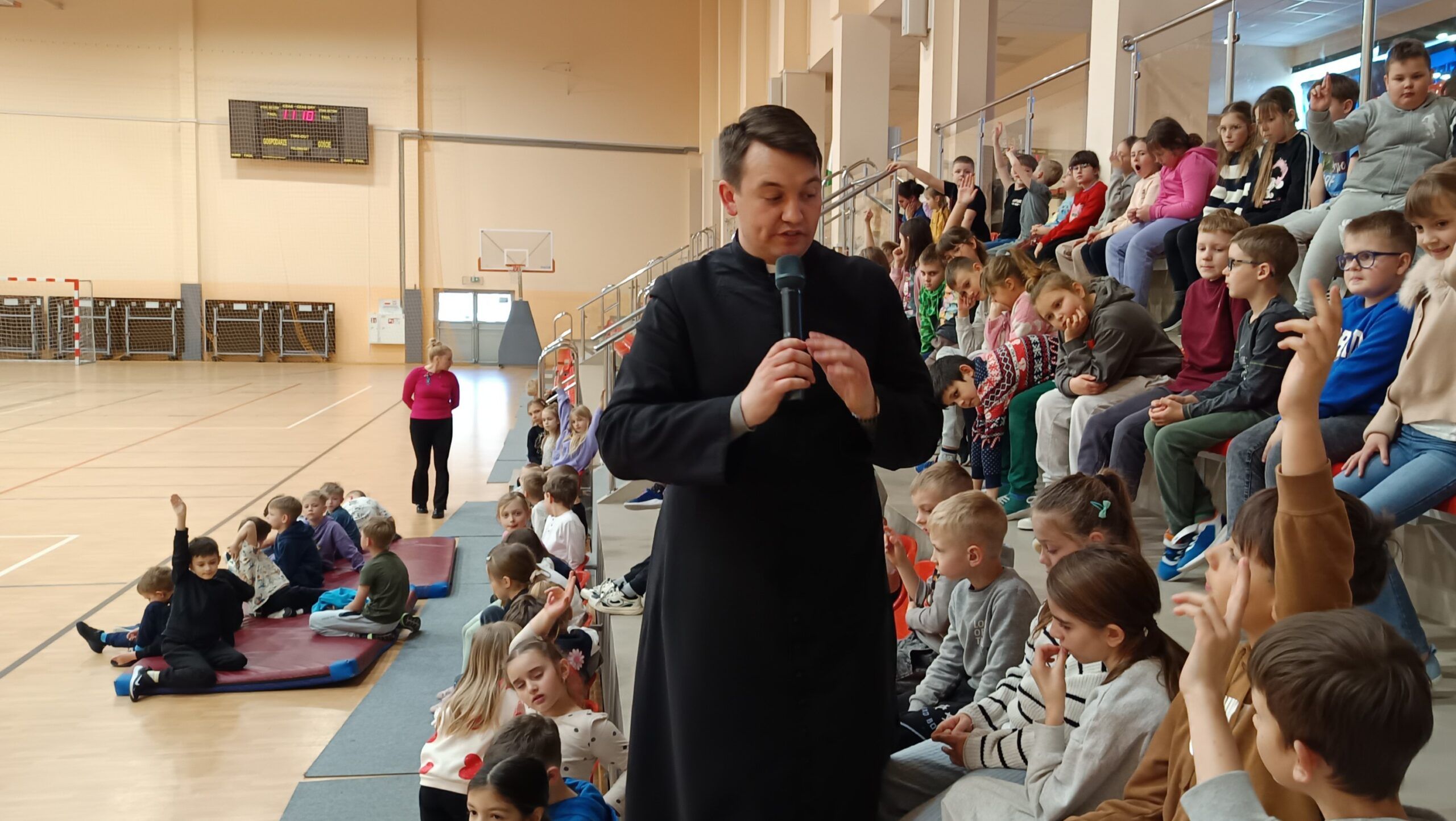 rekolekcje na hali sportowej